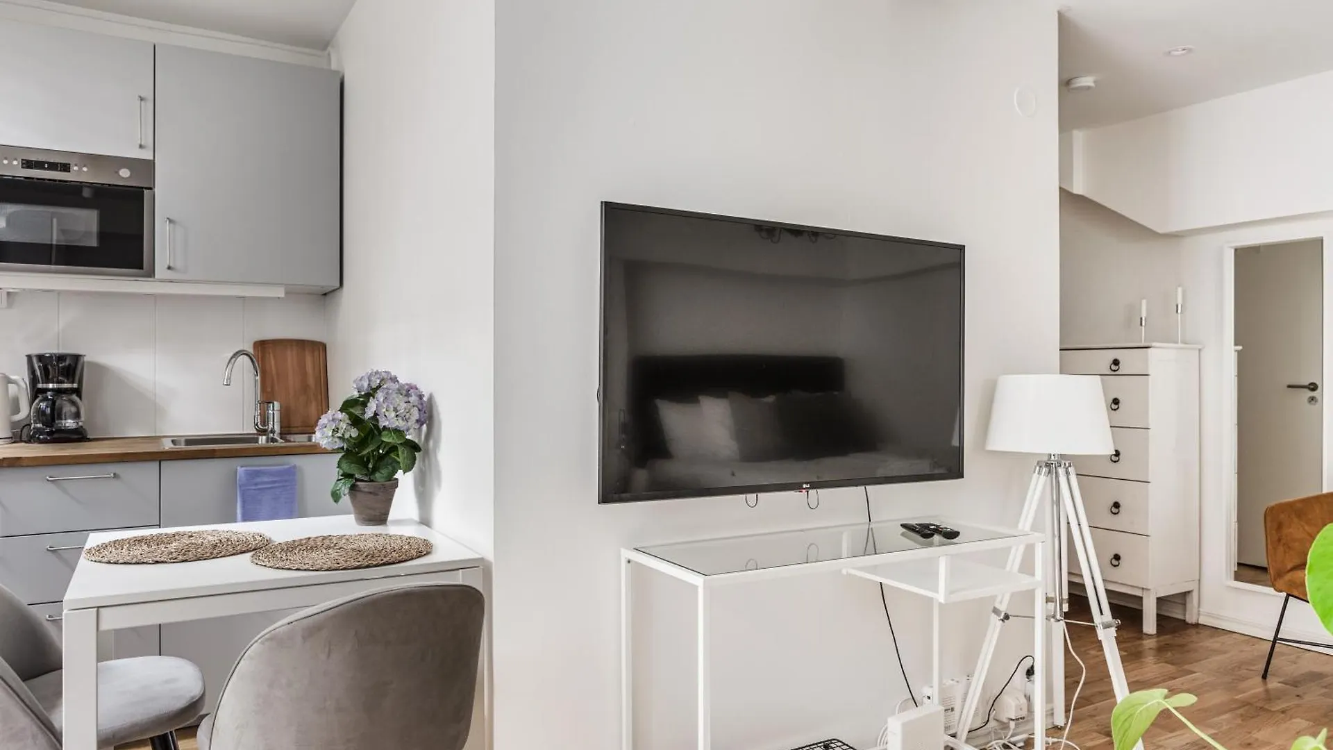 Trendy & Central Stockholm Apt Apartment