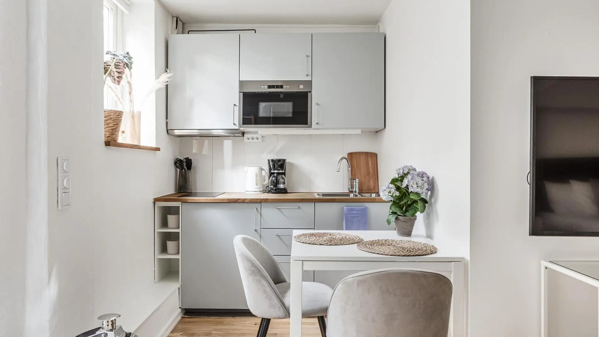 Trendy & Central Stockholm Apt Apartment